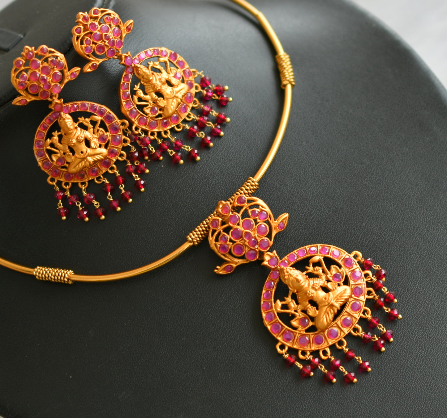 Matte finish ruby Lakshmi Hasli necklace set dj-14471