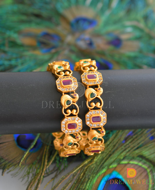 Matte finish ruby-green swan bangles(2.8) dj-30943