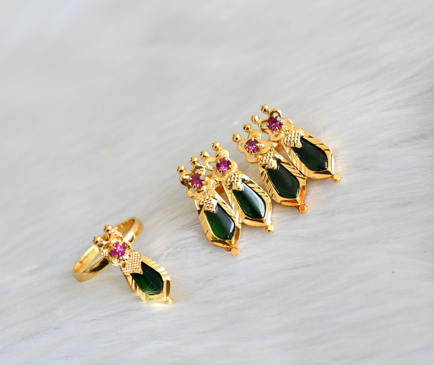 Gold tone pink-green nagapadam Kerala style combo set dj-41820