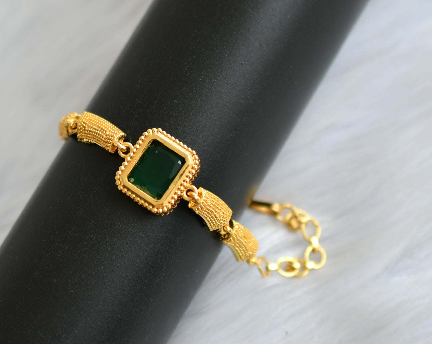 Gold tone bottle green block stone bracelet dj-40488