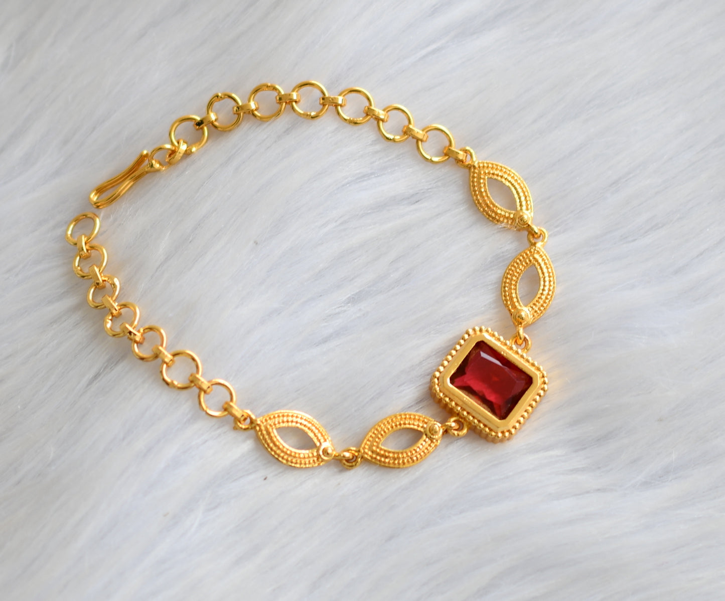 Gold tone magenta pink block stone bracelet dj-40497