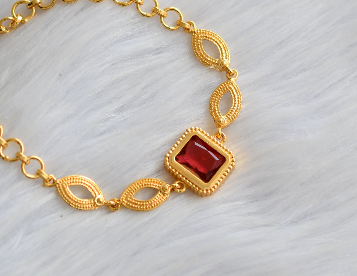 Gold tone magenta pink block stone bracelet dj-40497
