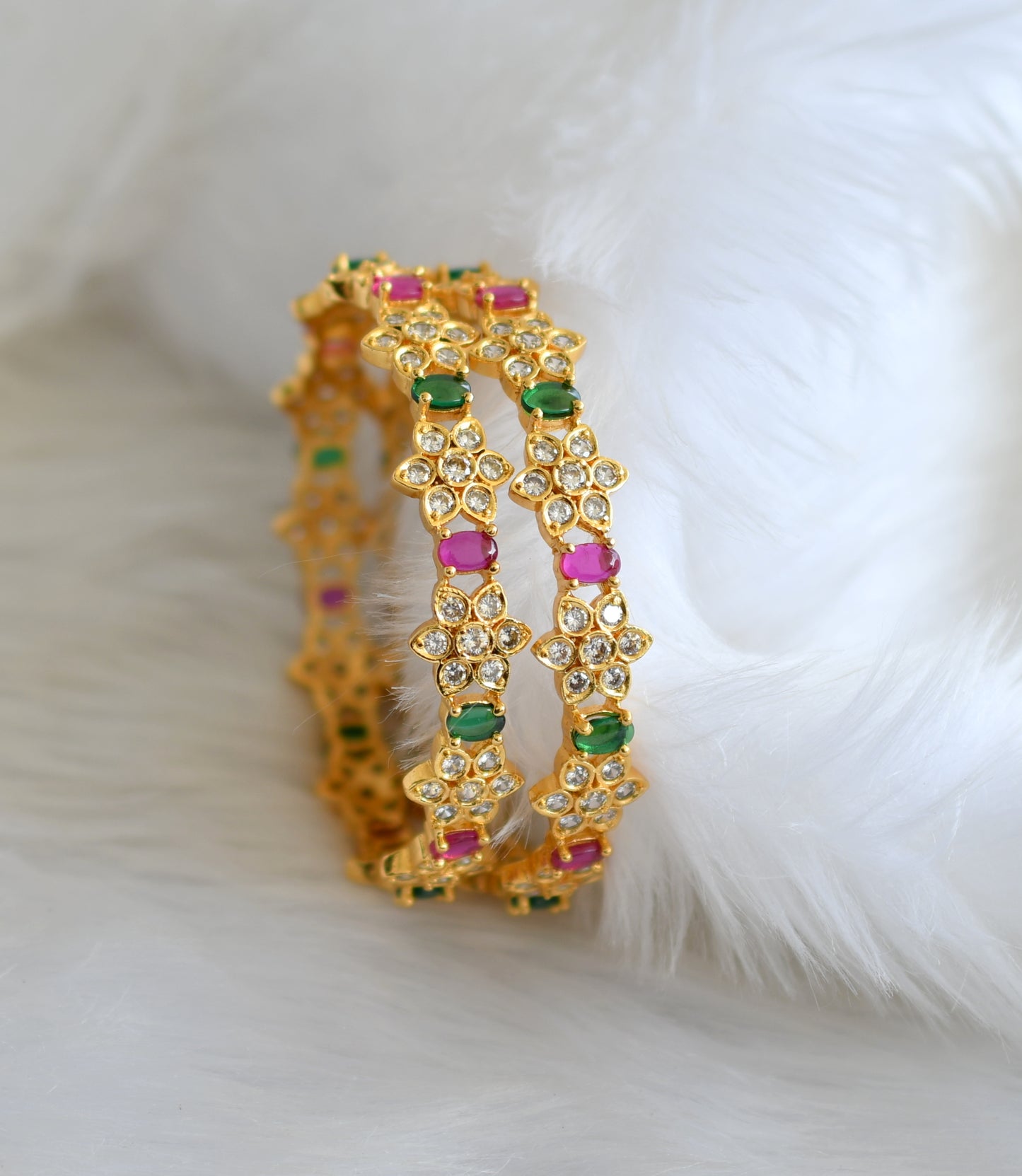 Gold tone AD kemp-green flower bangles (2.8) dj-39051