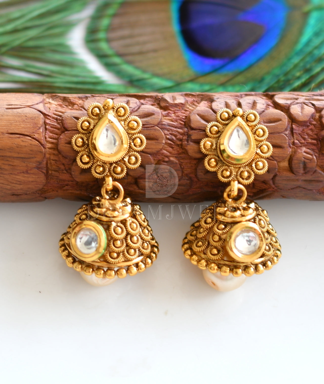 Antique gold tone Kundan Mugappu Multilayer Short Haar Set dj-12686