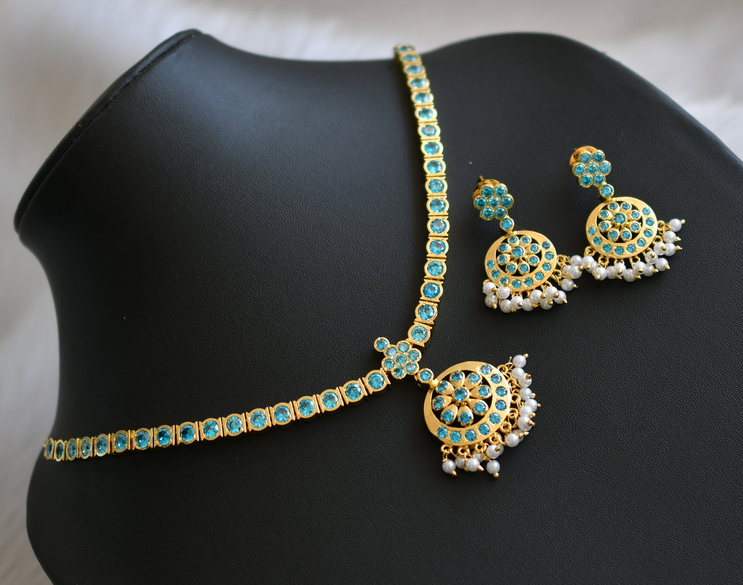 Gold tone ad copper sulphate blue south Indian style attigai/necklace set dj-18308