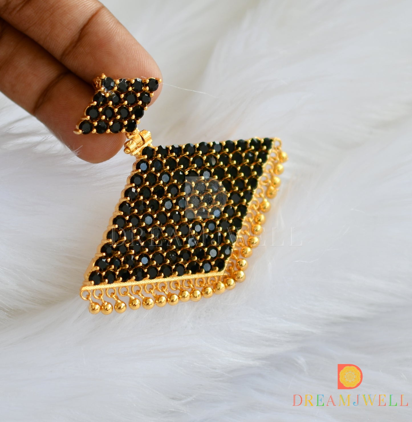 Gold tone black pathakkam kerala style pendant dj-38294