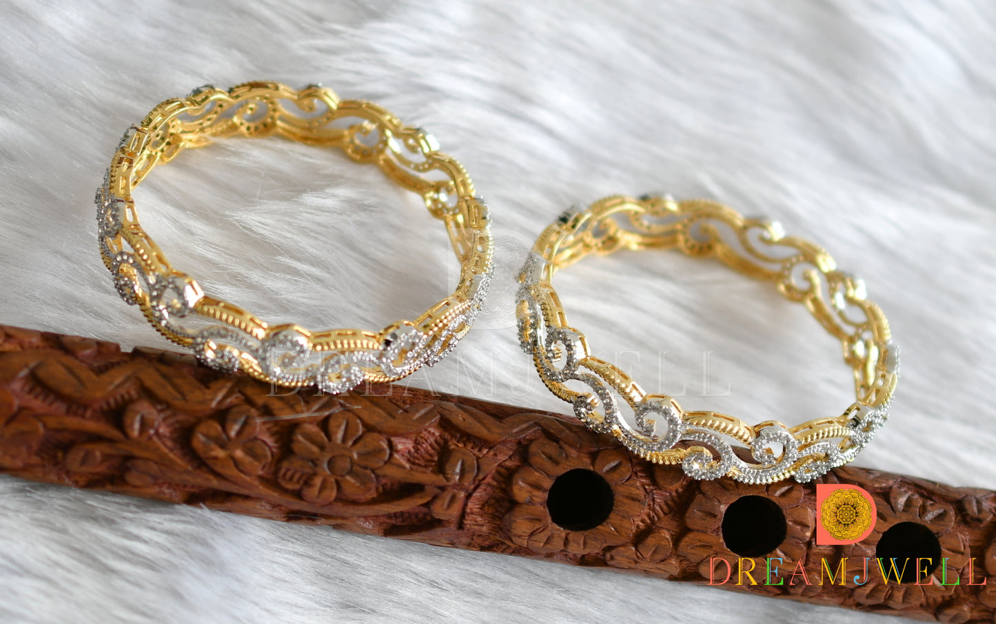 Two tone cz bangles (2.6) dj-09602