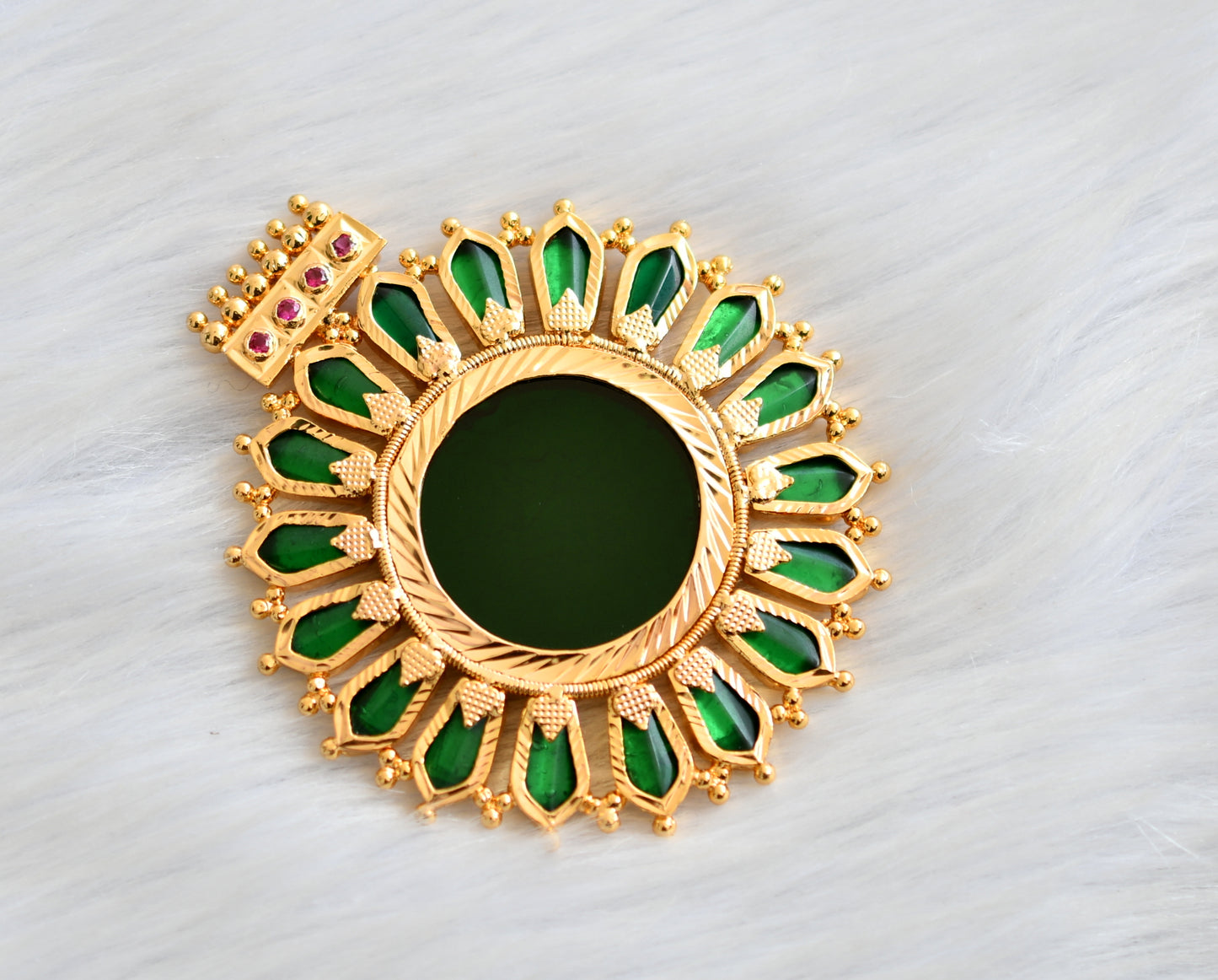 Gold tone green nagapadam Kerala style pendant dj-27544