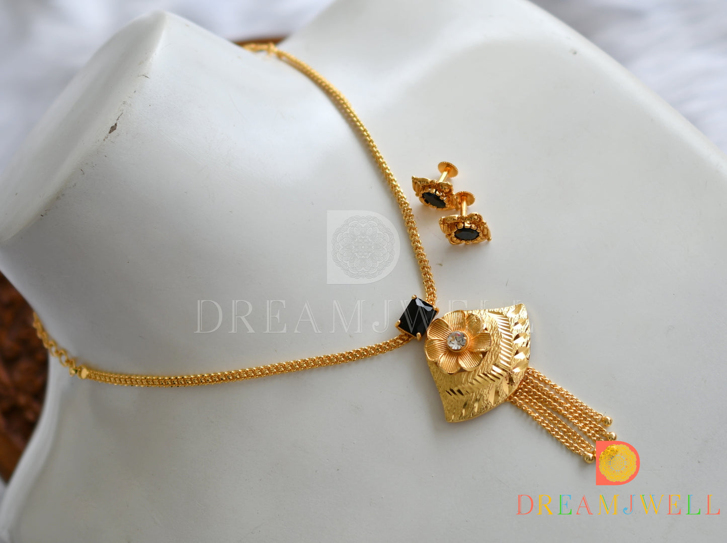 Gold tone black square stone flower necklace set dj-38278