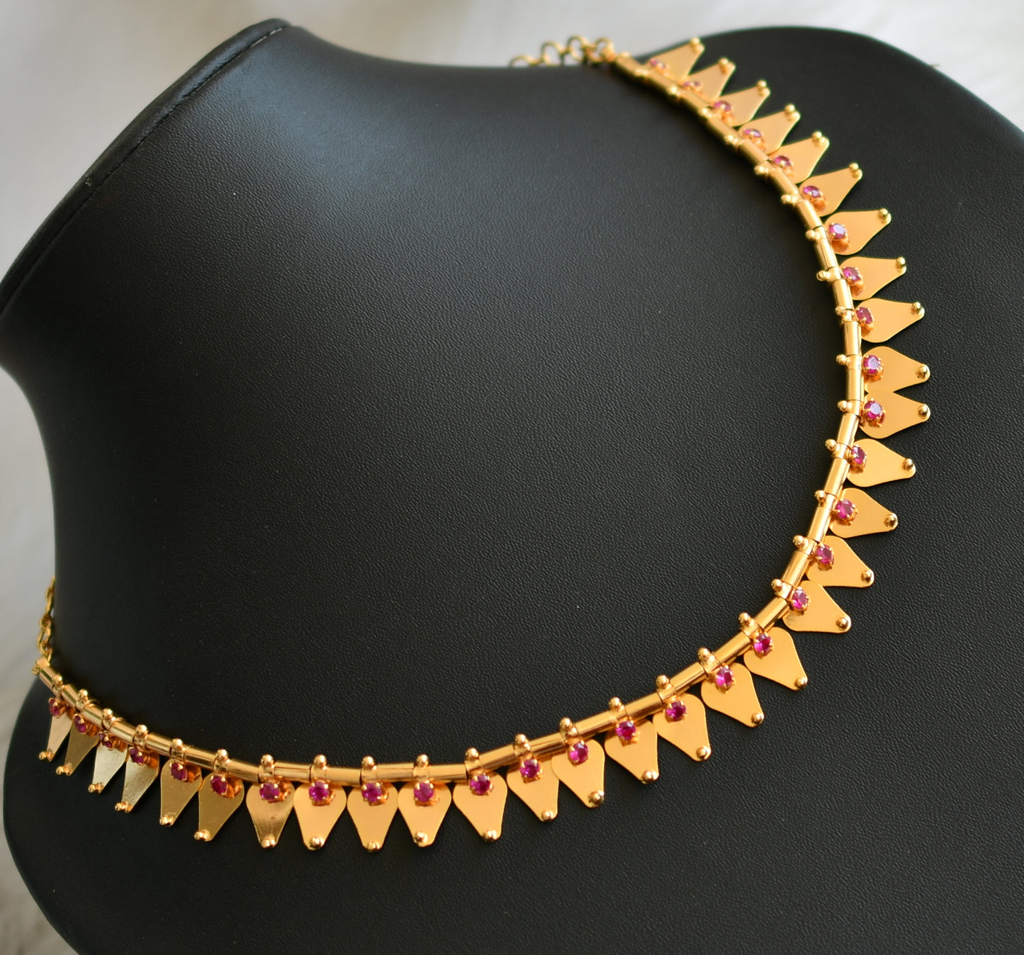 Gold tone pink stone thali kootam necklace dj-35248