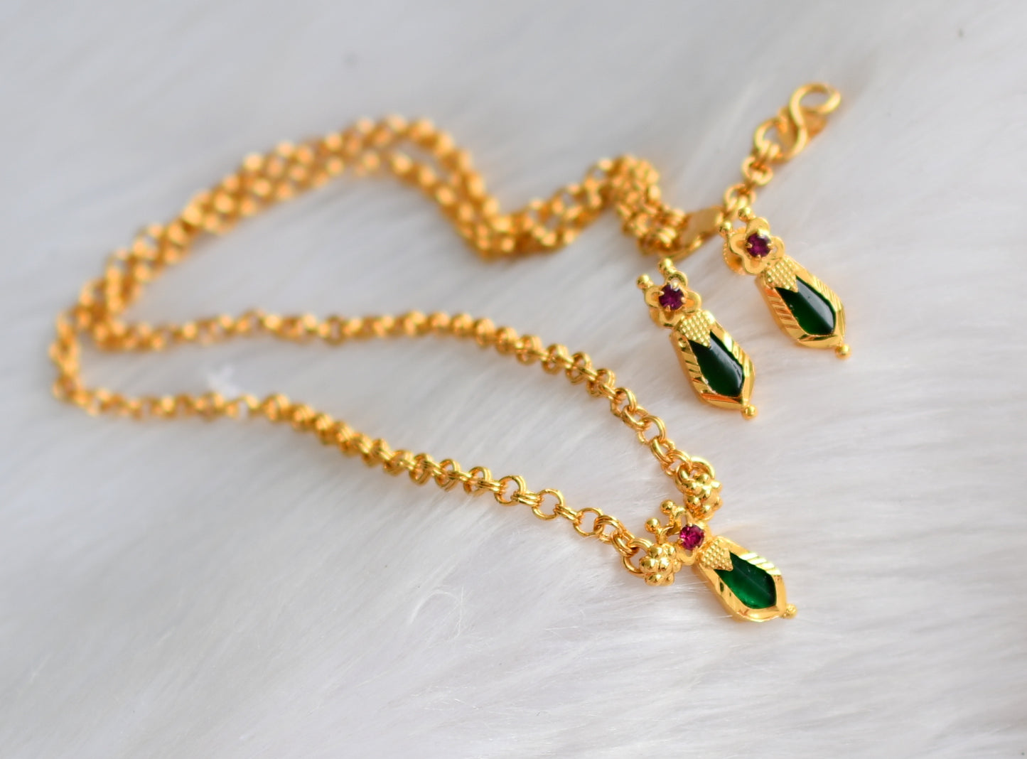 Gold tone pink-green Nagapadam Kerala style necklace set dj-39766