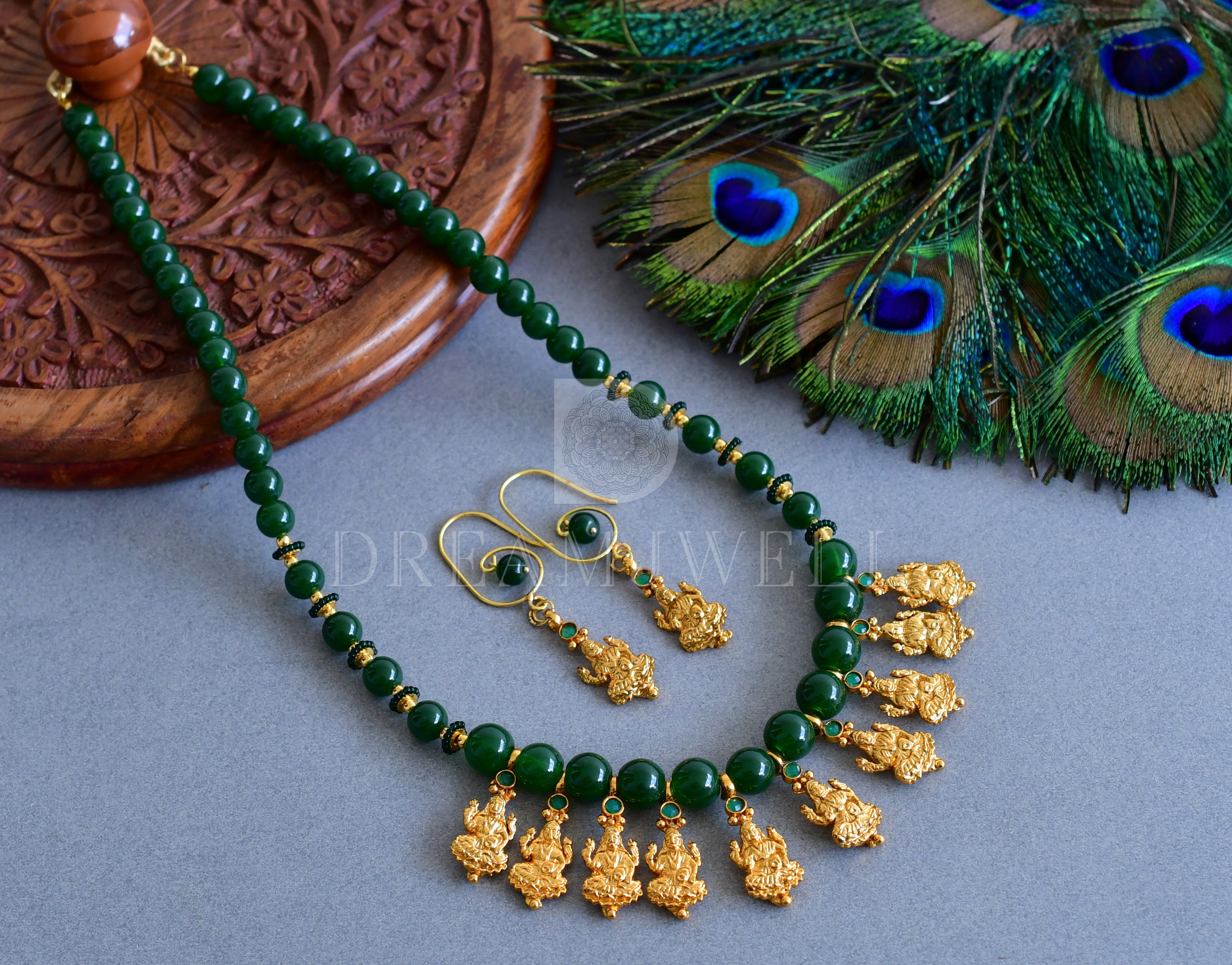 Azlee rich emerald bead necklace – Kick Pleat