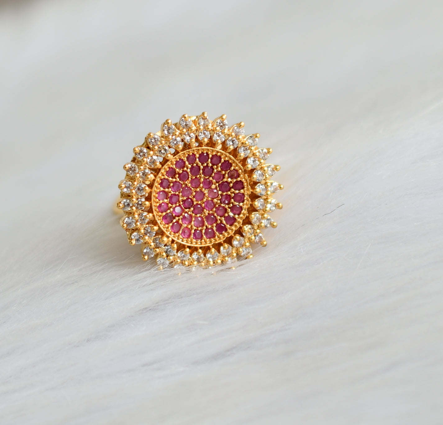 Gold tone cz ruby-white round finger ring dj-40567