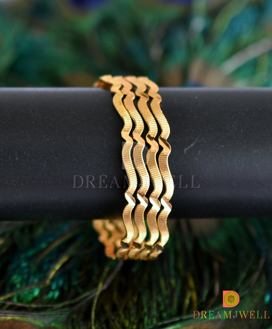 Gold tone set of 4 Bangles (2.4) dj-38239