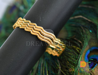 Gold tone set of 4 Bangles (2.4) dj-38242