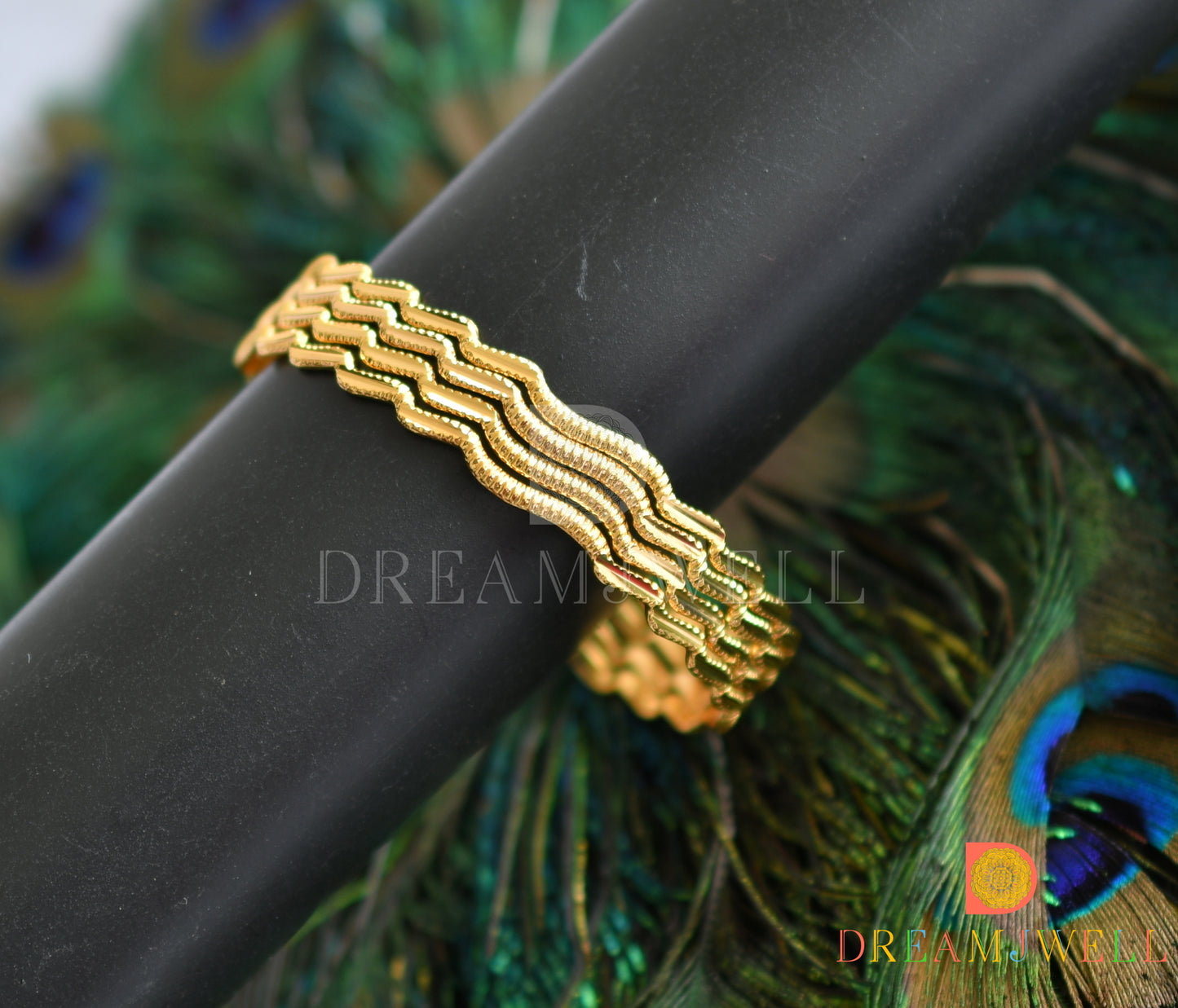 Gold tone set of 4 Bangles (2.4) dj-38242