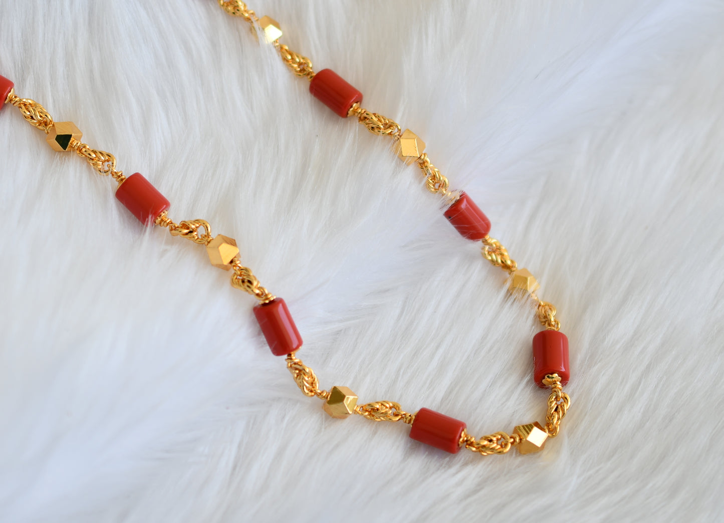 Gold tone coral 30 inches chain dj-35868