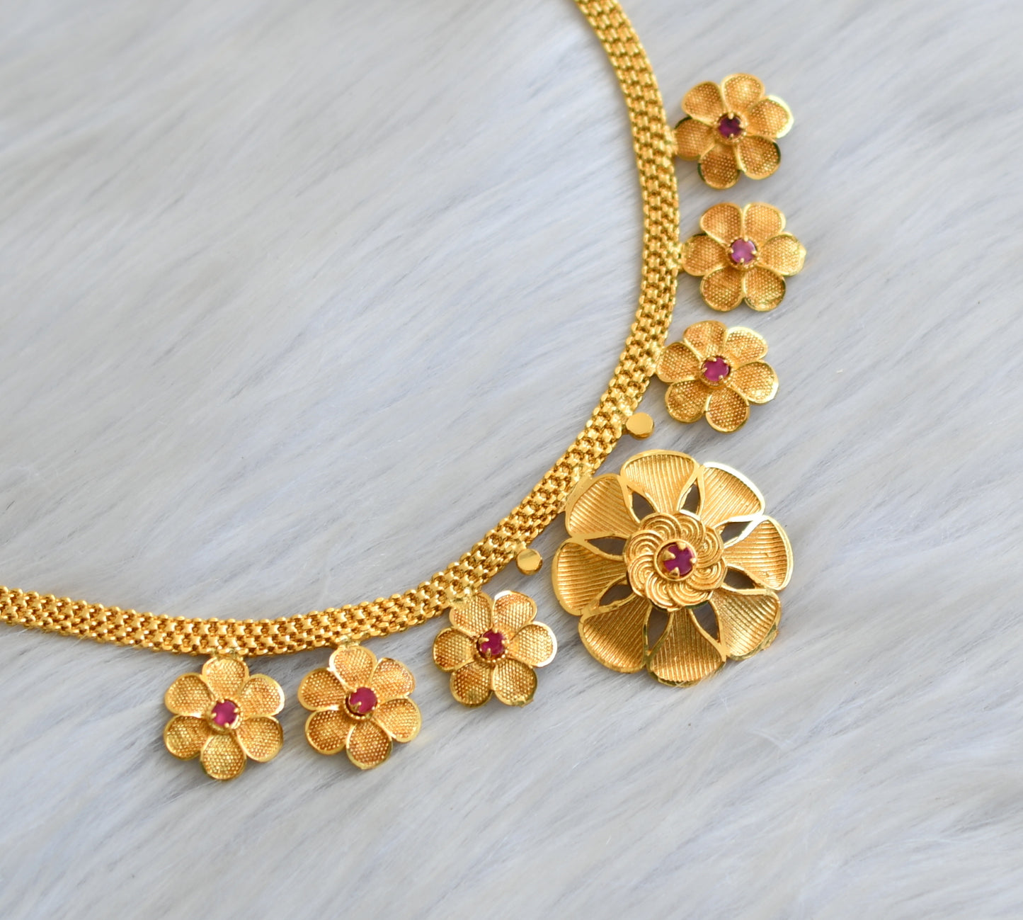 Gold tone pink stone flower Kerala style necklace dj-41923