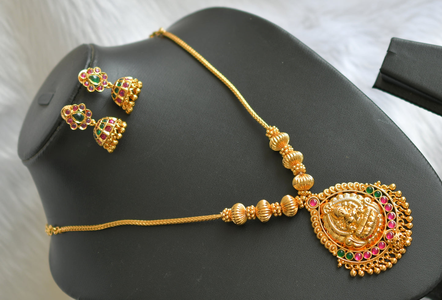 Gold tone pink-green Lakshmi necklace set dj-39147