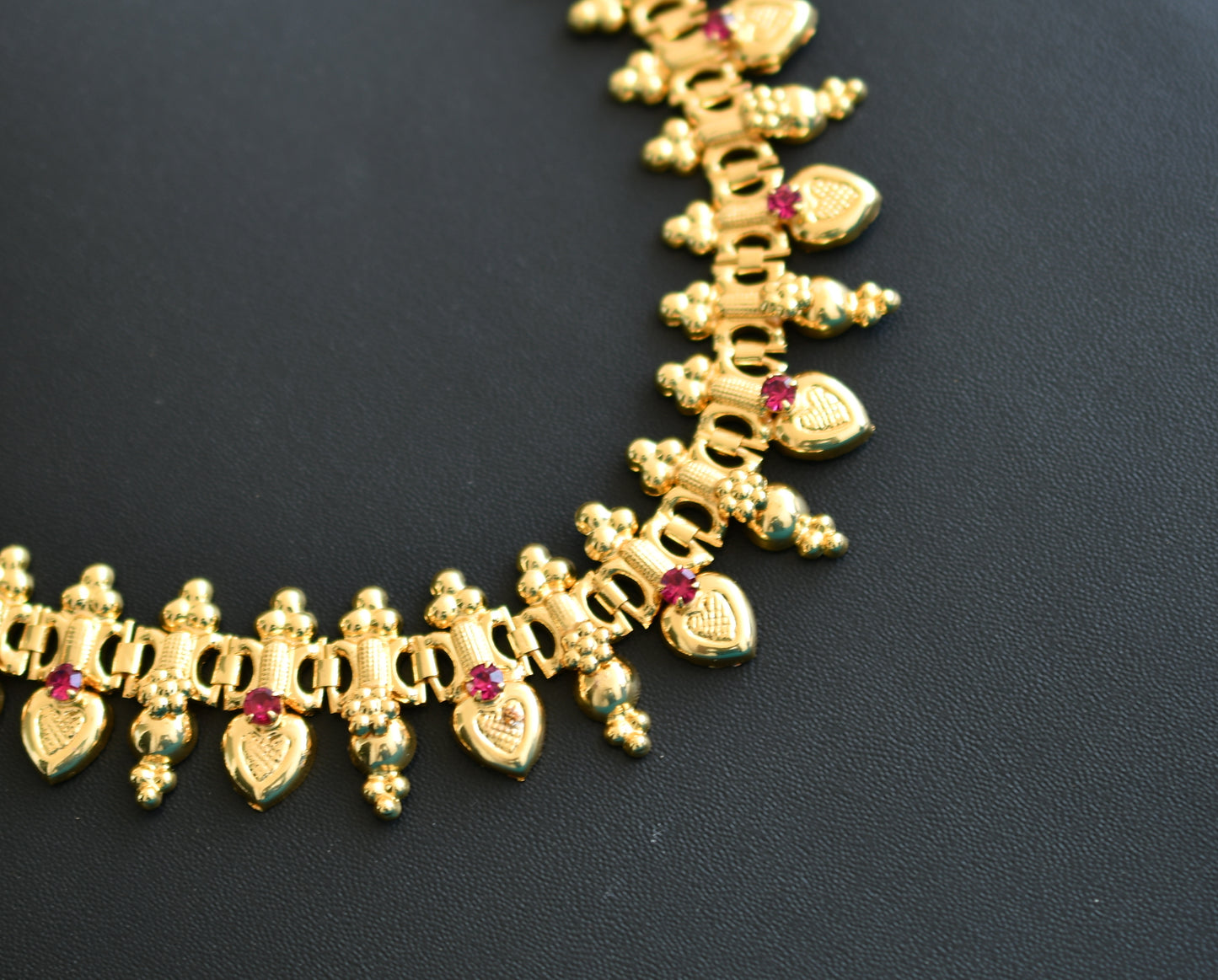 Gold tone pink stone heart Kerala style necklace dj-41924