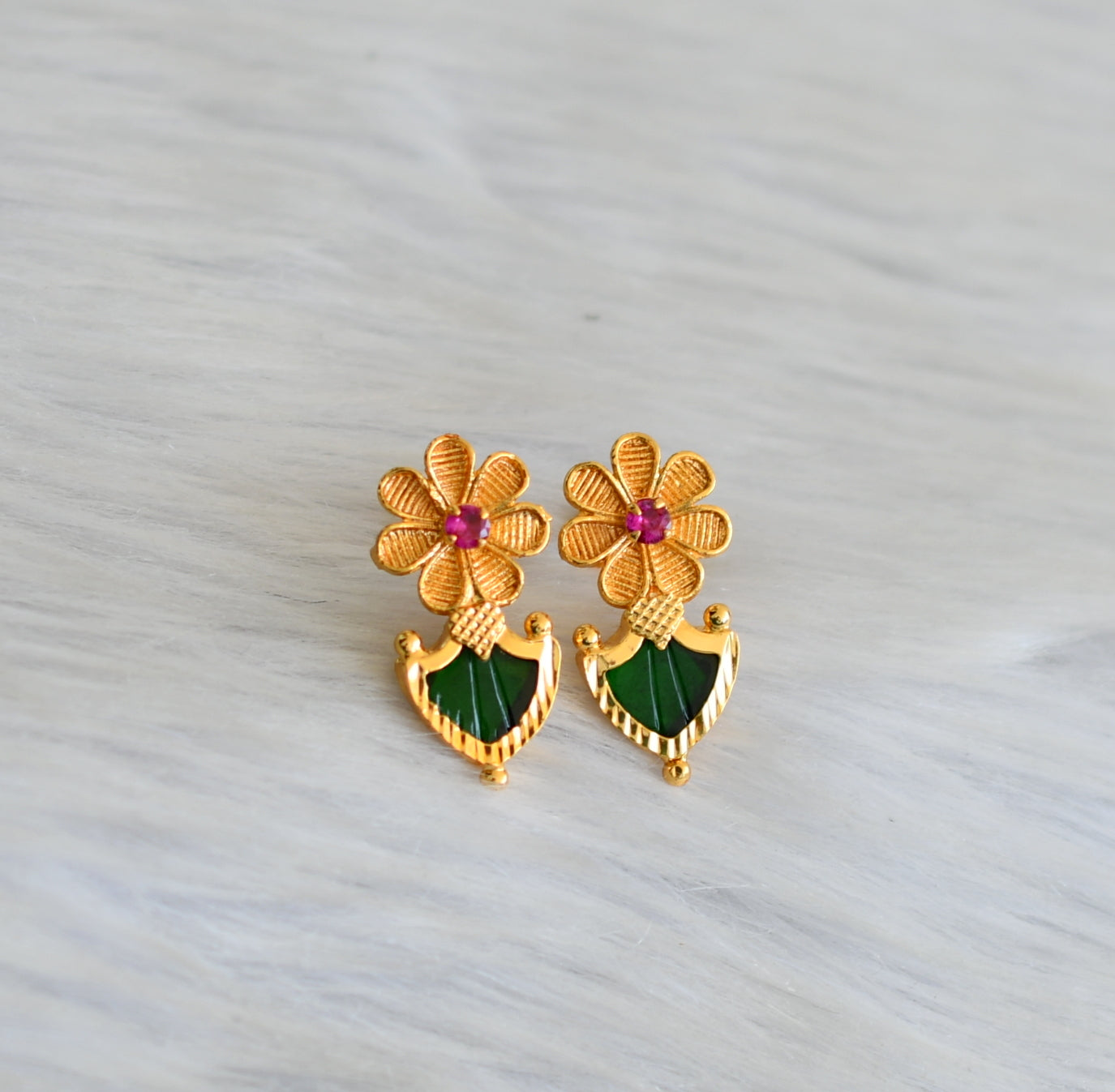 Gold tone Kerala style flower pink-green palakka stud/earrings dj-41934