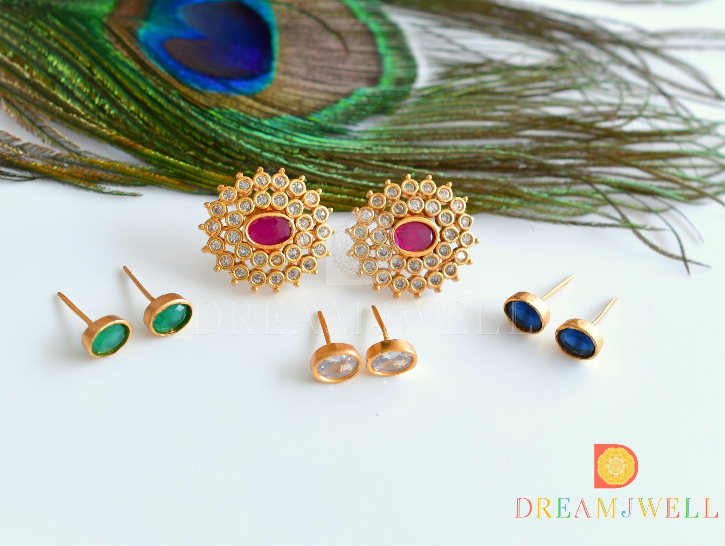 A PAIR OF EARRINGS, synthetic colour change sapphires, 14K gold. - Bukowskis