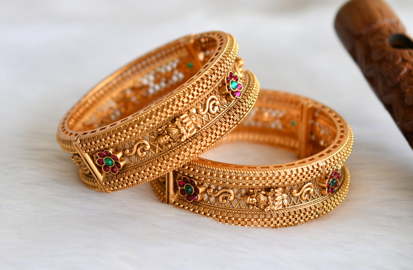 Matte finish kemp-green Lakshmi screw type of bangles (2.8) dj-39832