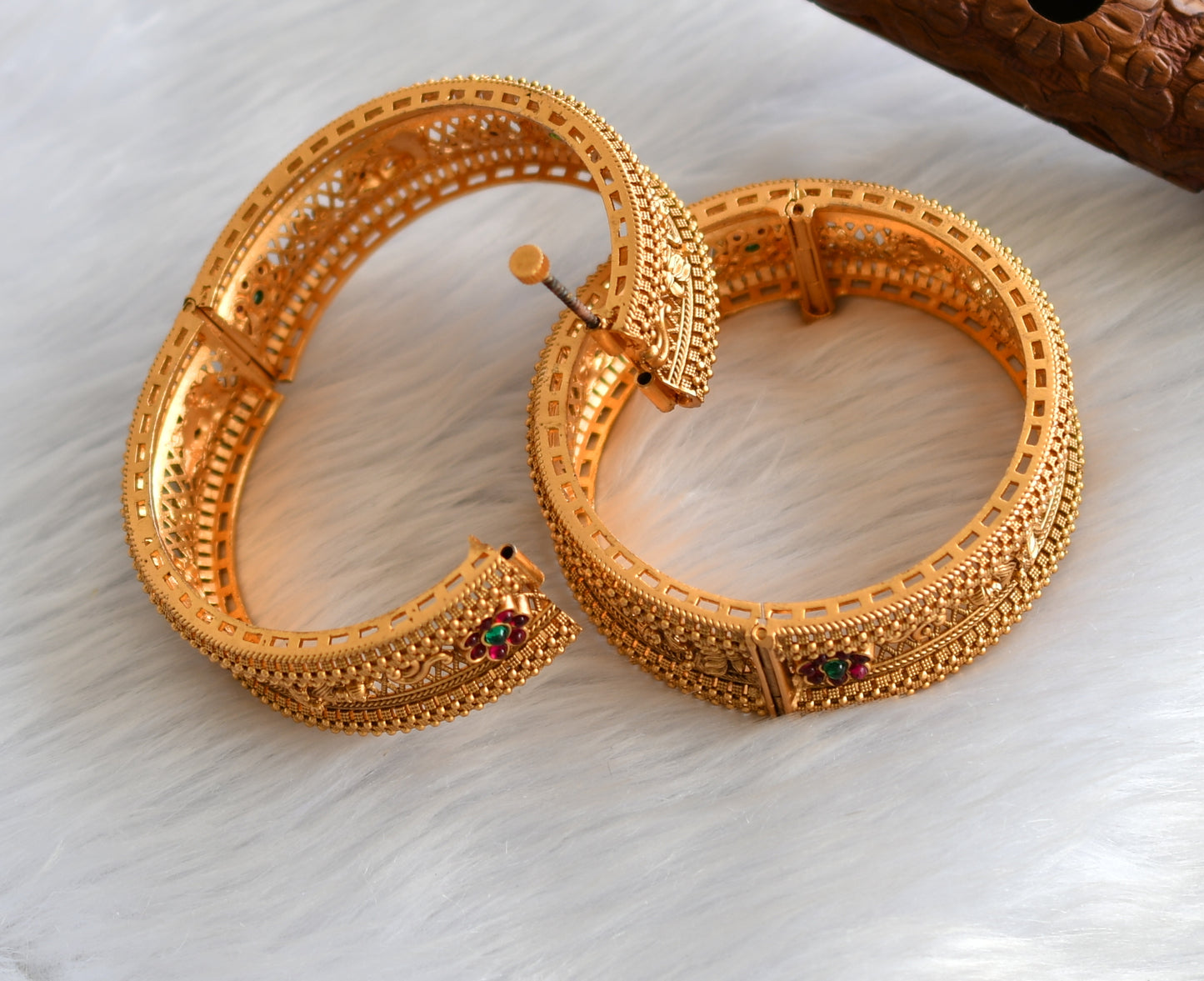 Matte finish kemp-green Lakshmi screw type of bangles (2.8) dj-39832