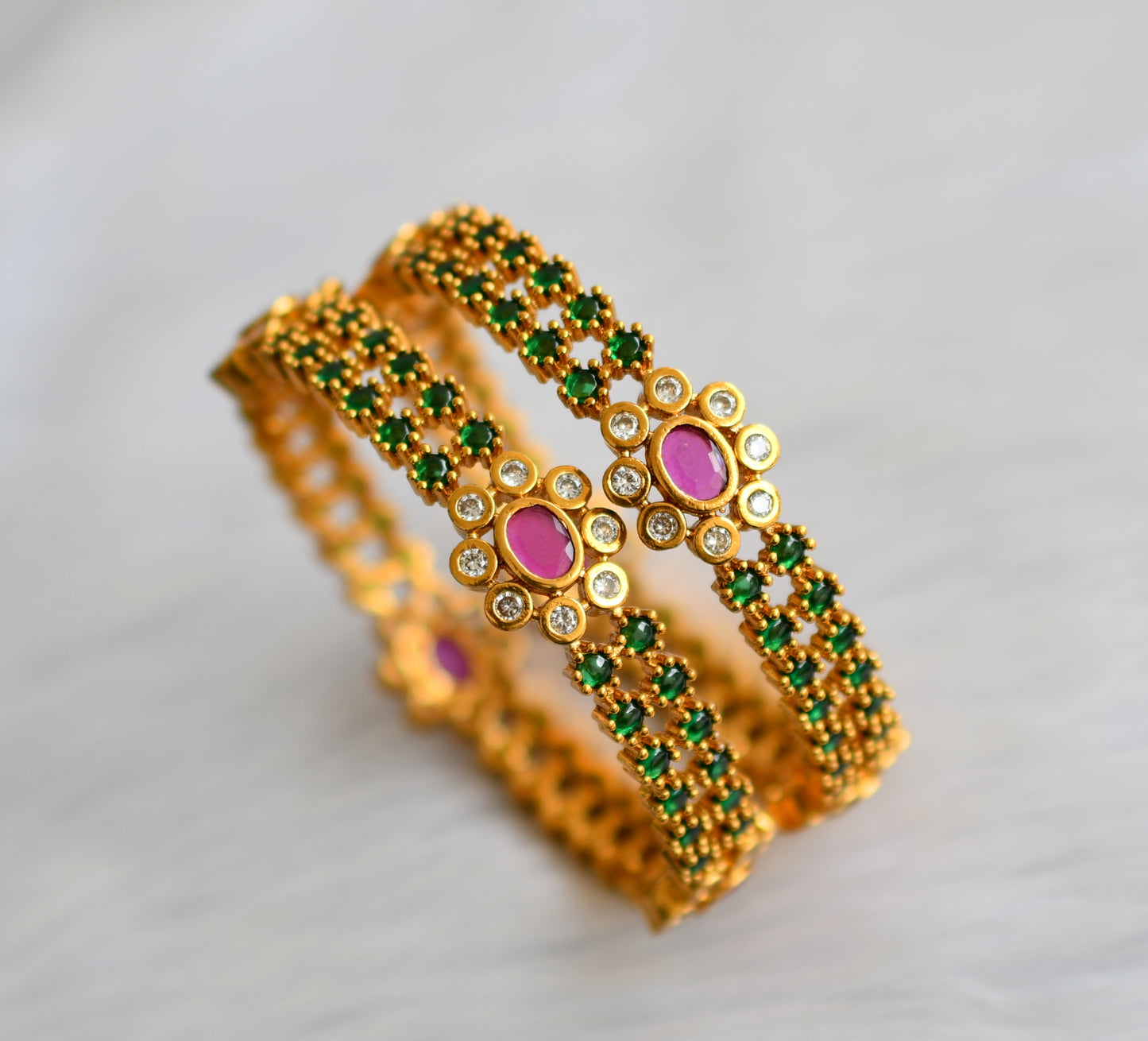 Matte finish ruby-green-white bangles (2.4) dj-39839