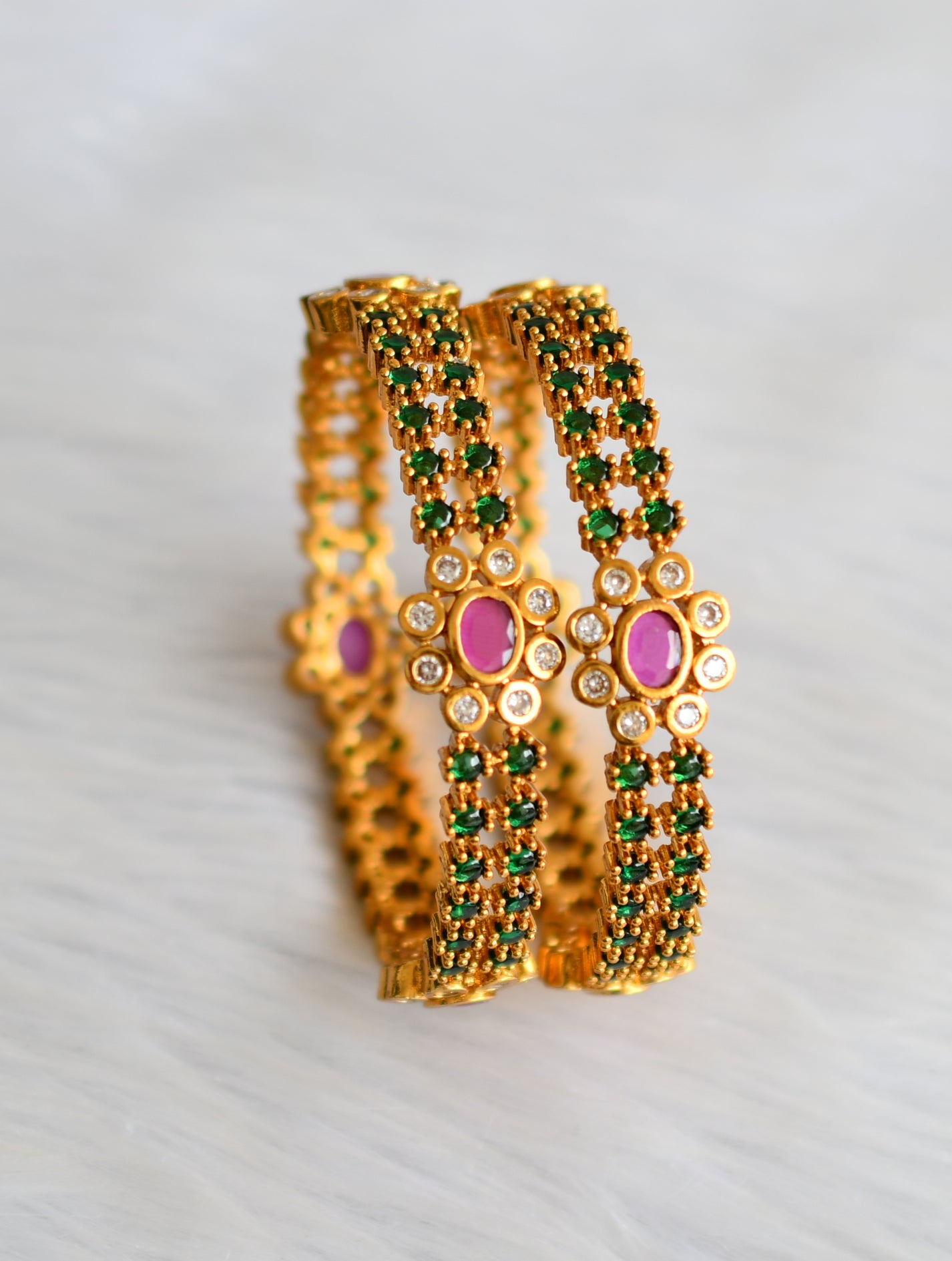 Matte finish ruby-green-white bangles (2.6) dj-39840