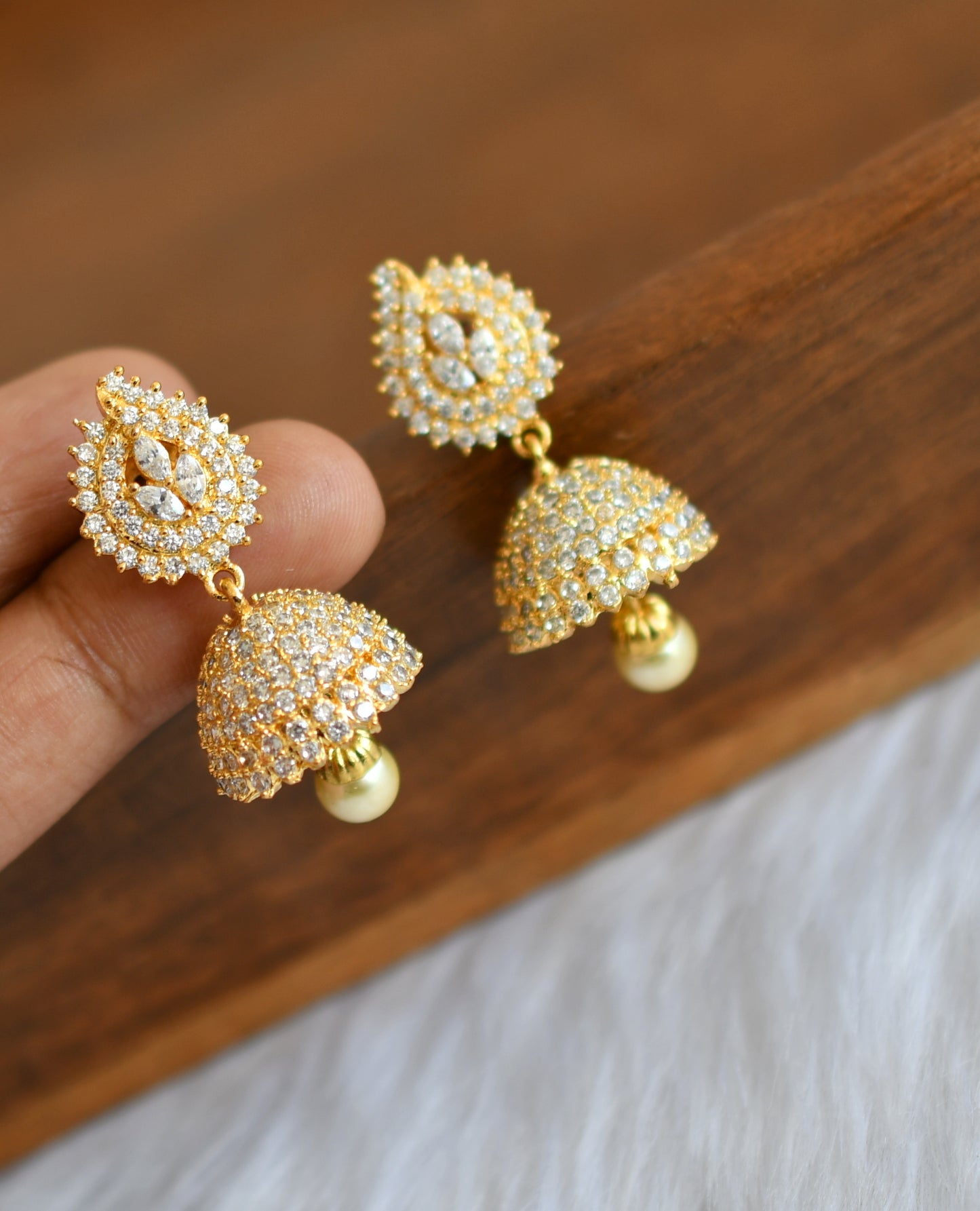 Gold tone cz white pearl jhumkka dj-20751