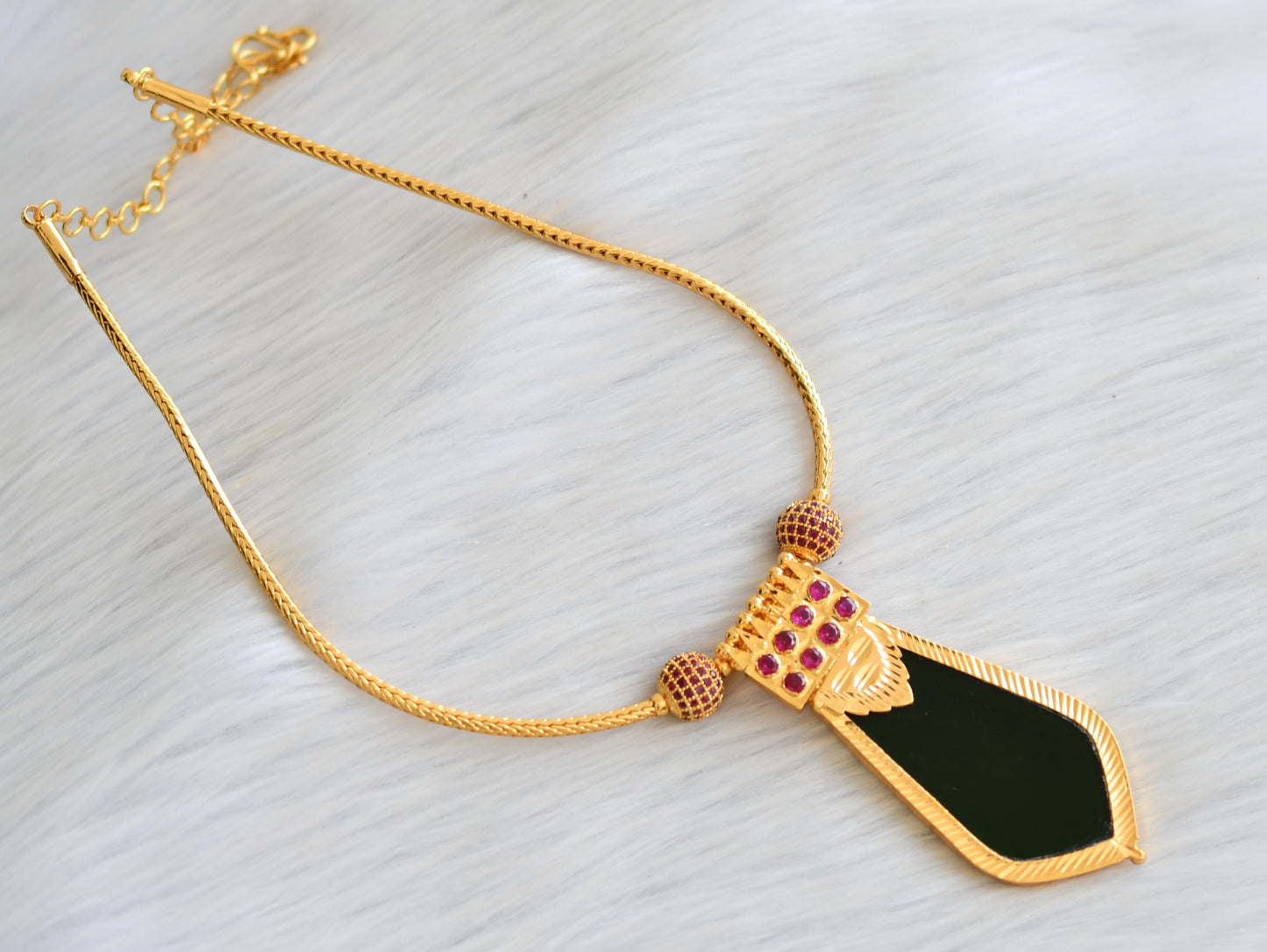 Gold tone pink stone green Nagapadam Kerala style kodi necklace dj-40688