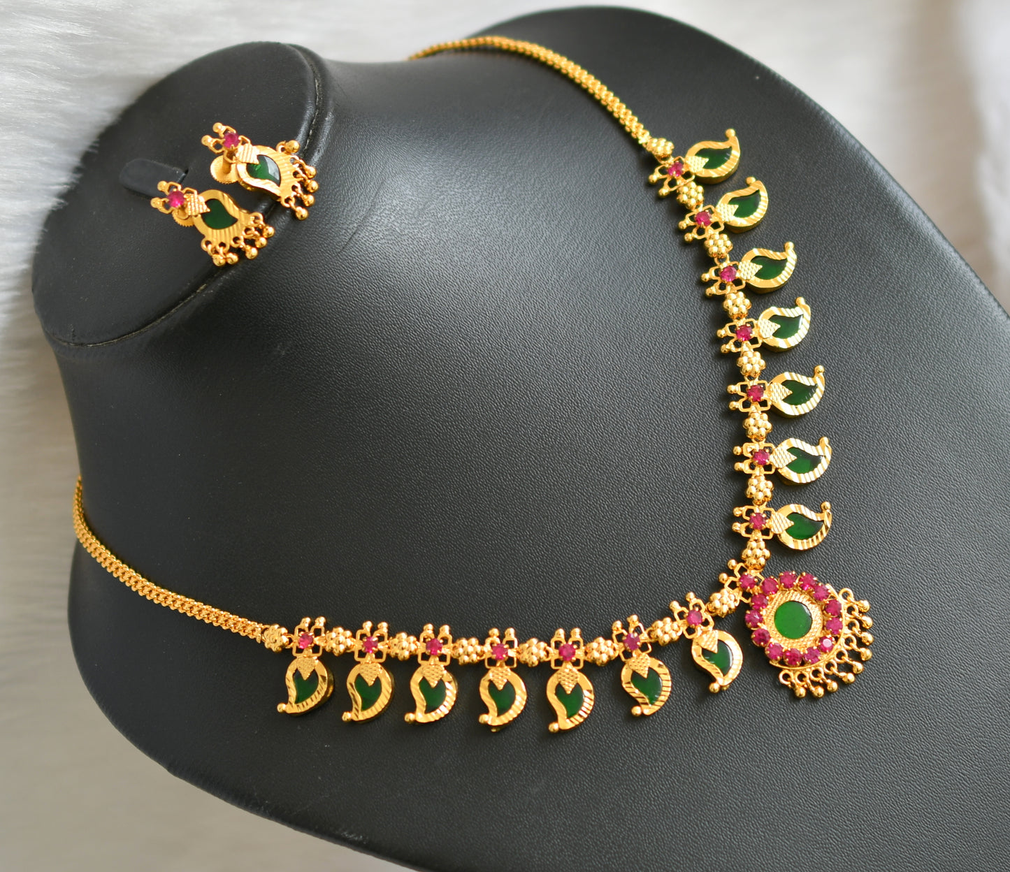 Gold tone pink-green 7 petal mango necklace set dj-34086