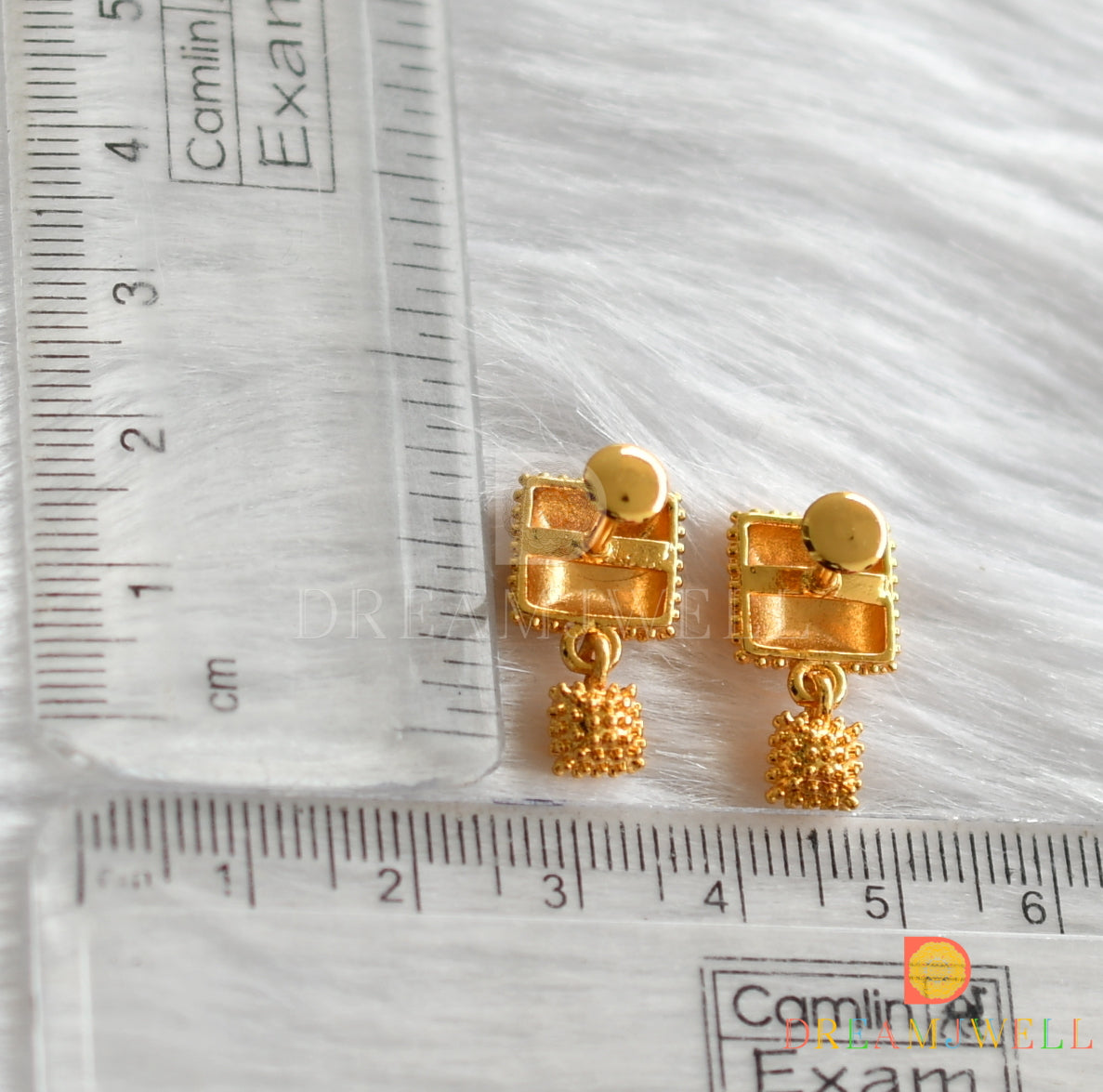 Gold tone square small earrings dj-37635