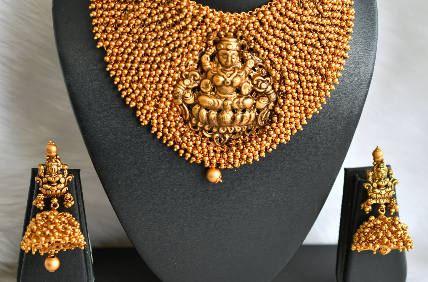 Matte finish Lakshmi gold cluster necklace set dj-19287