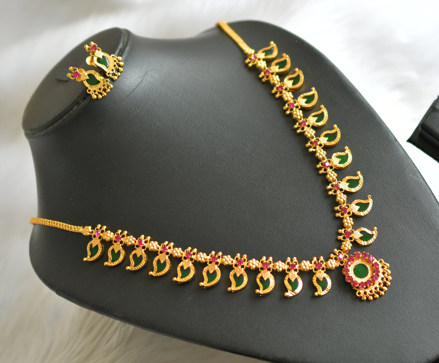 Gold tone pink-green 10 petal mango necklace set dj-34089