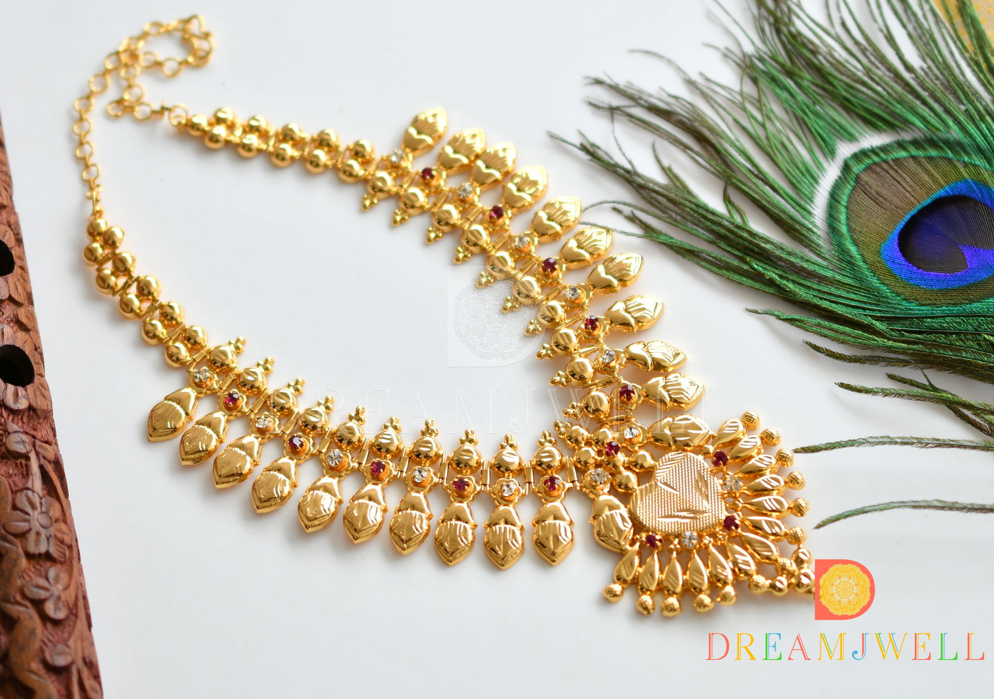 Gold tone pink-white stone Kerala style necklace dj-36844