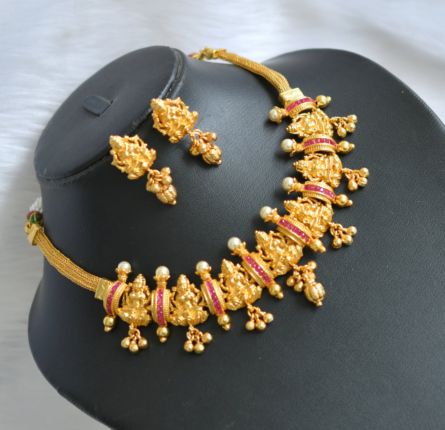 Matte finish ruby Lakshmi necklace with screw back earrings dj-13299