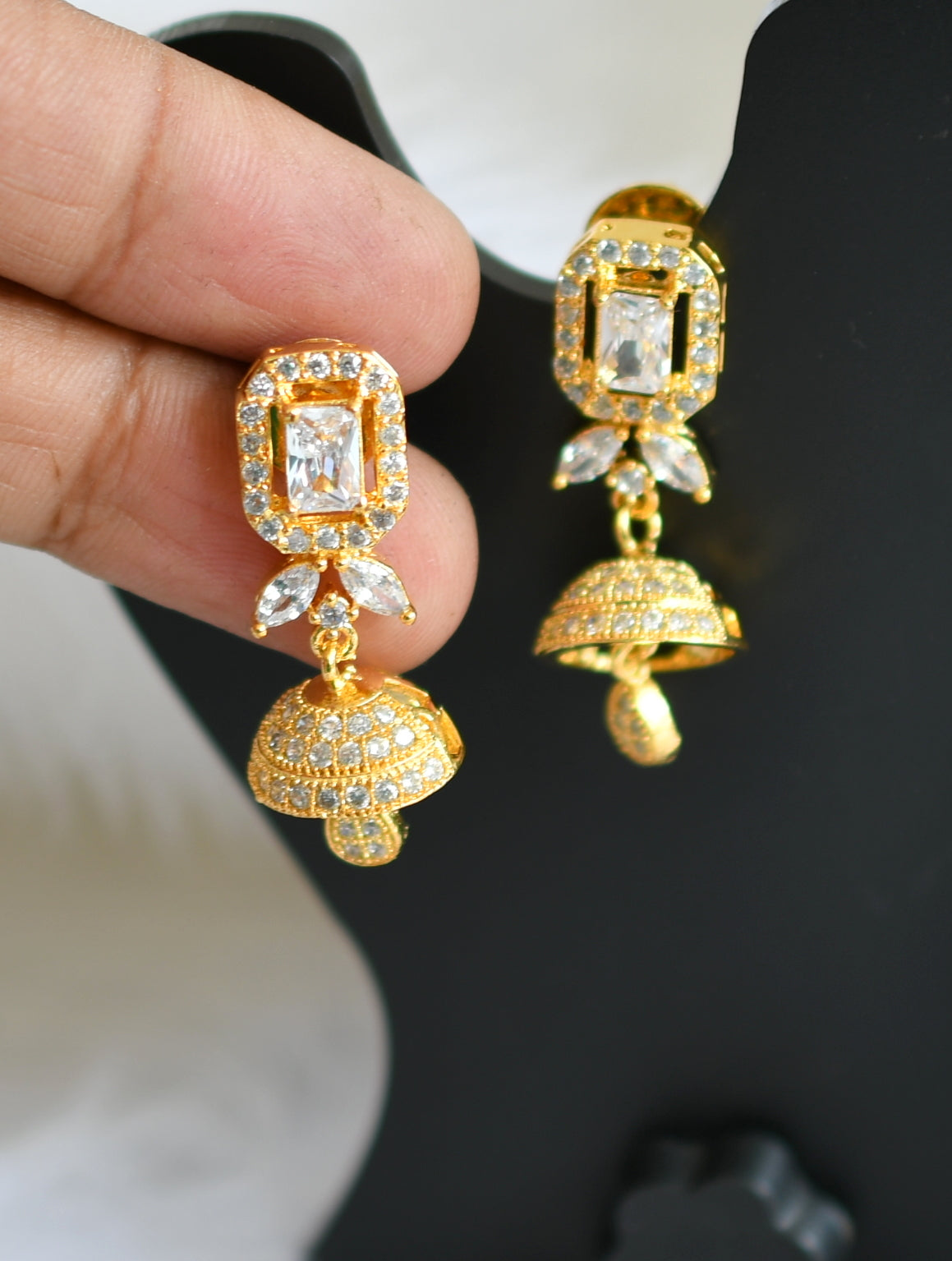 Gold tone cz white jhumkka dj-20777