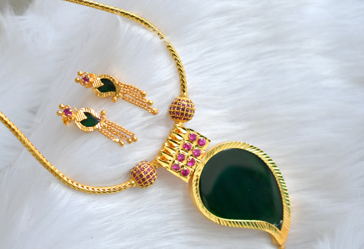 Gold tone Kerala style pink-green combo set dj-39235