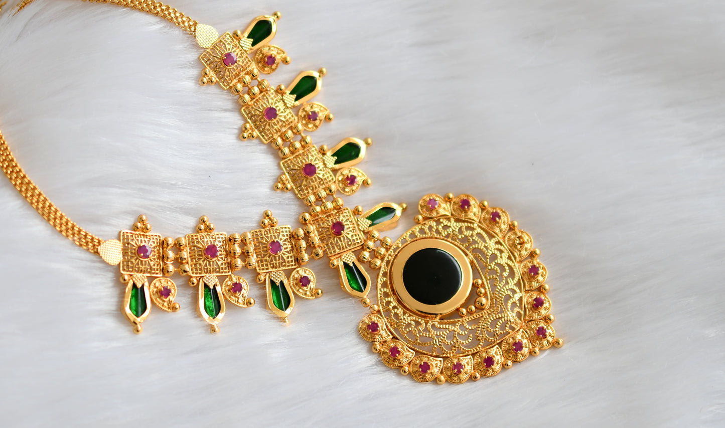 Gold tone pink-green Nagapadam-mango Kerala style necklace dj-39238