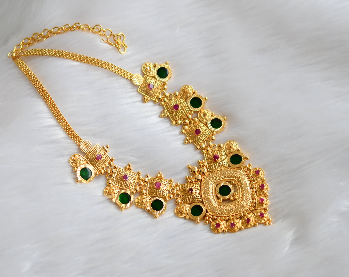 Gold tone pink-green round Kerala style necklace dj-39242