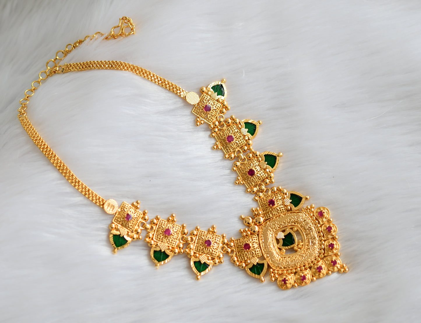 Gold tone pink-green palakka Kerala style necklace dj-39241