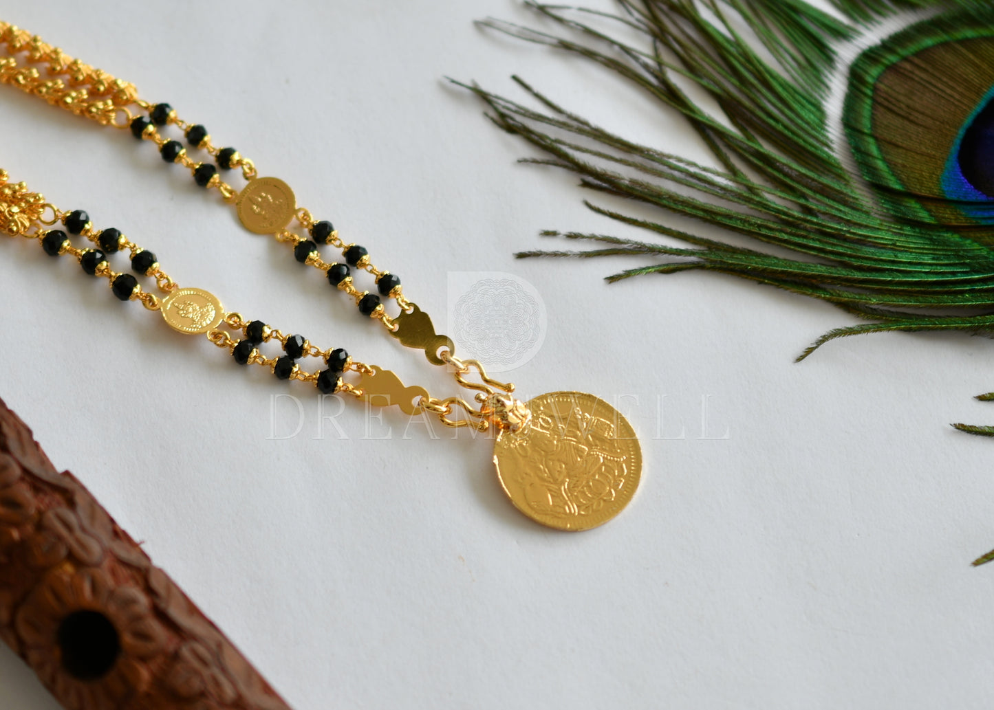 Gold tone black lakshmi coin pendant karimani mala/chain dj-36873