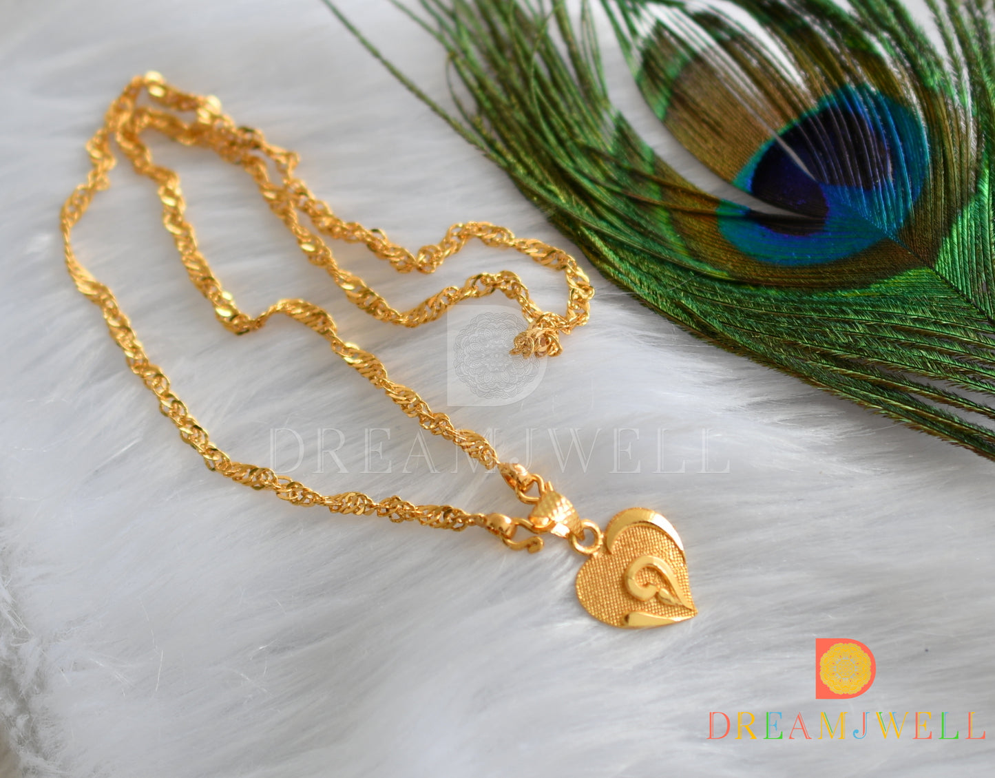 Gold tone heart pendant with chain dj-38516