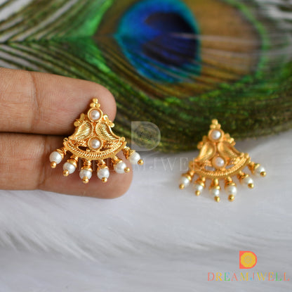 Gold tone pearl mango earrings dj-38496