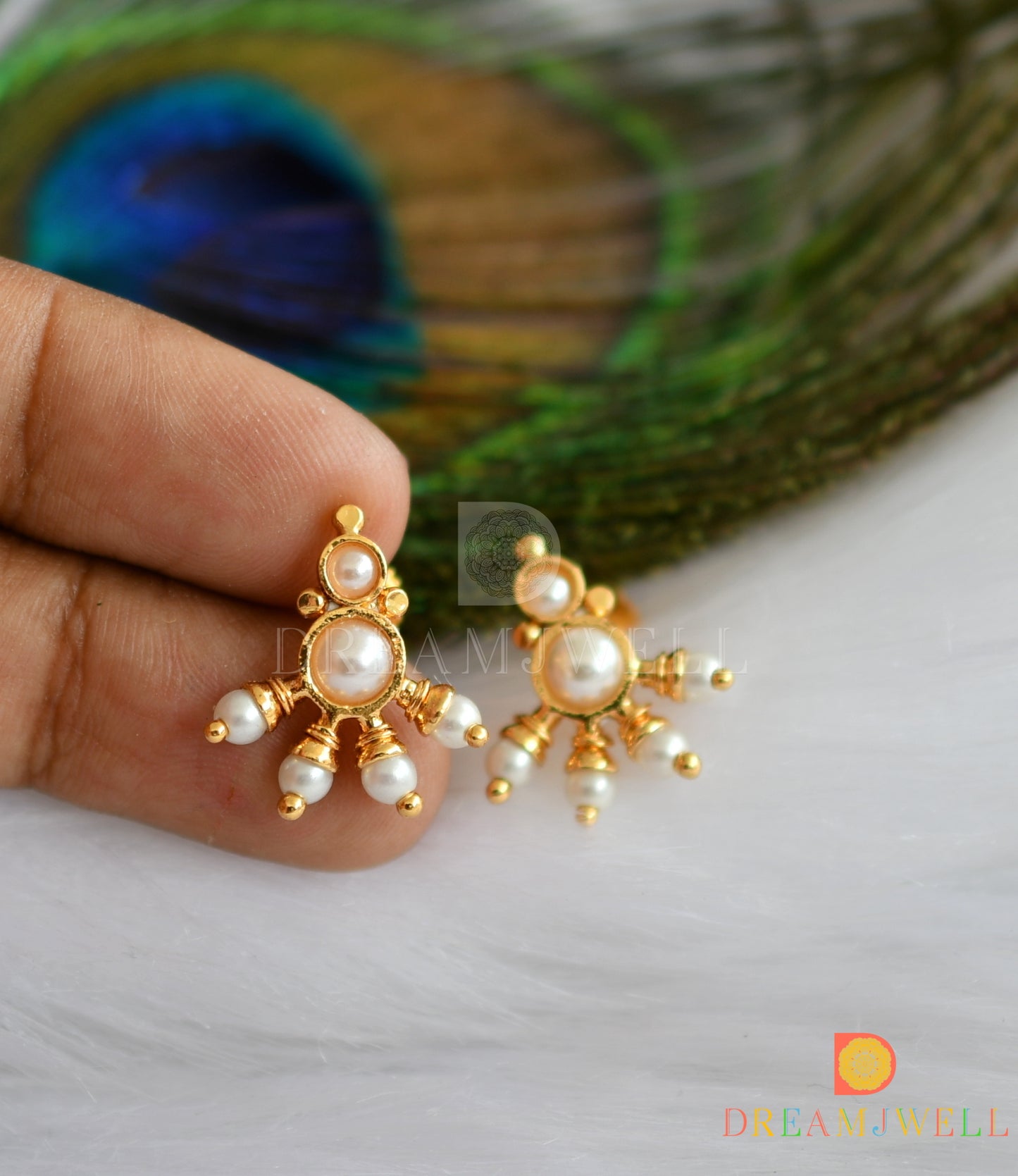 Gold tone pearl earrings dj-38506