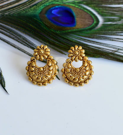 Beautiful Antique Gold Small Bali Earrings -dj05100