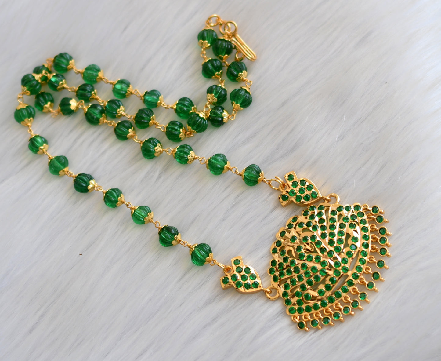 Gold tone ad green stone  pumpkin beads south Indian  swan pendant with chain dj-40912