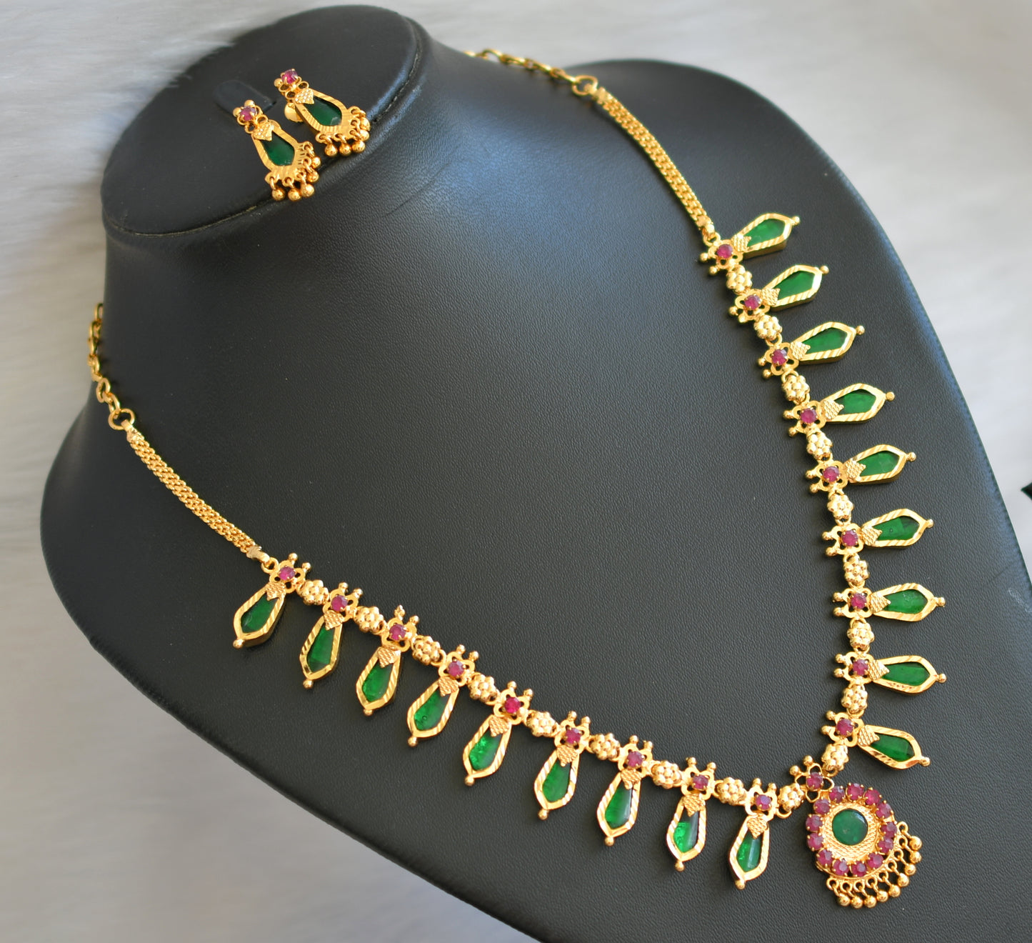 Gold tone pink-green nagapadam necklace set dj-33659